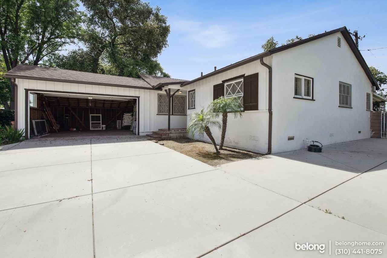 523 N Larkin Dr - Photo 2 of 26