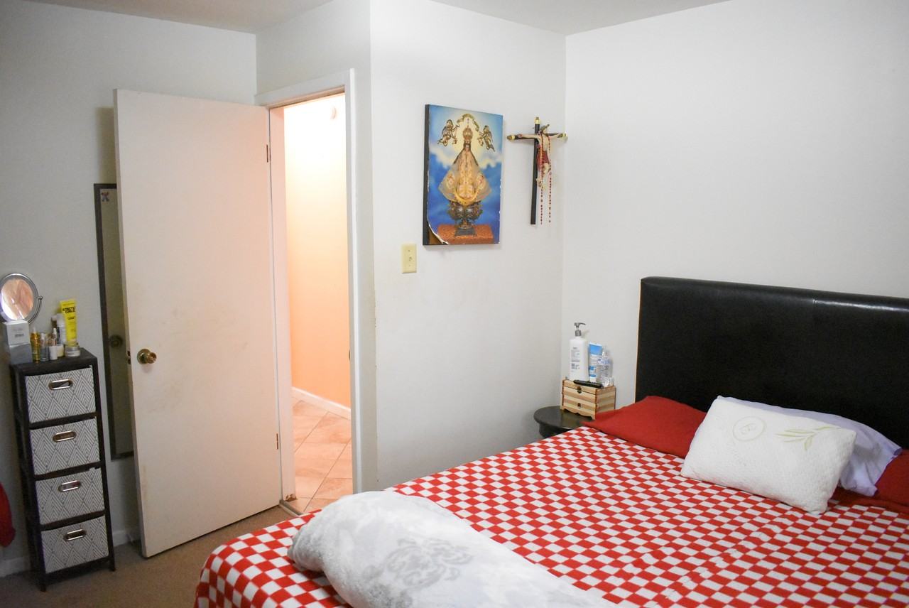 1402 Harris St - Photo 3 of 29