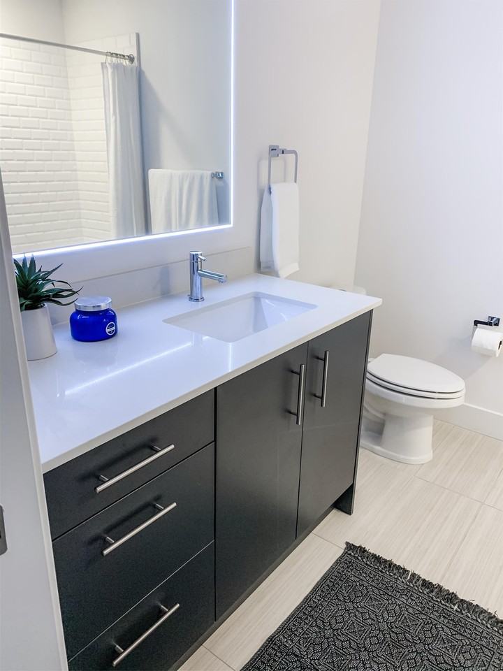 2550 Lawrence St - Photo 5 of 10