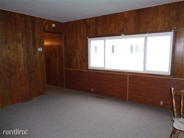 27440 Bordeau St - Photo 3 of 10