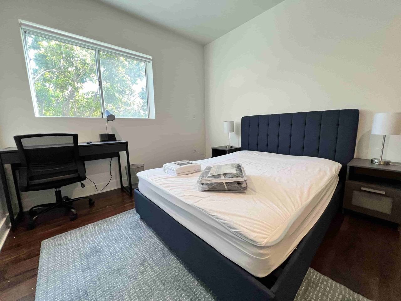 Ecco - La Brea - Photo 3 of 50