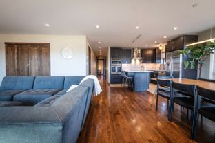 4 bed / 4.5 bath flat in South Plaza overlooking UMKC and Brookside Blvd - Photo 1 of 1