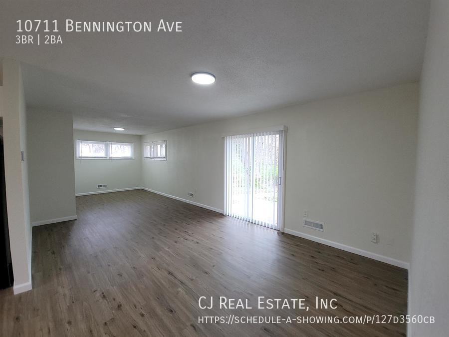 10711 Bennington Ave - Photo 2 of 11