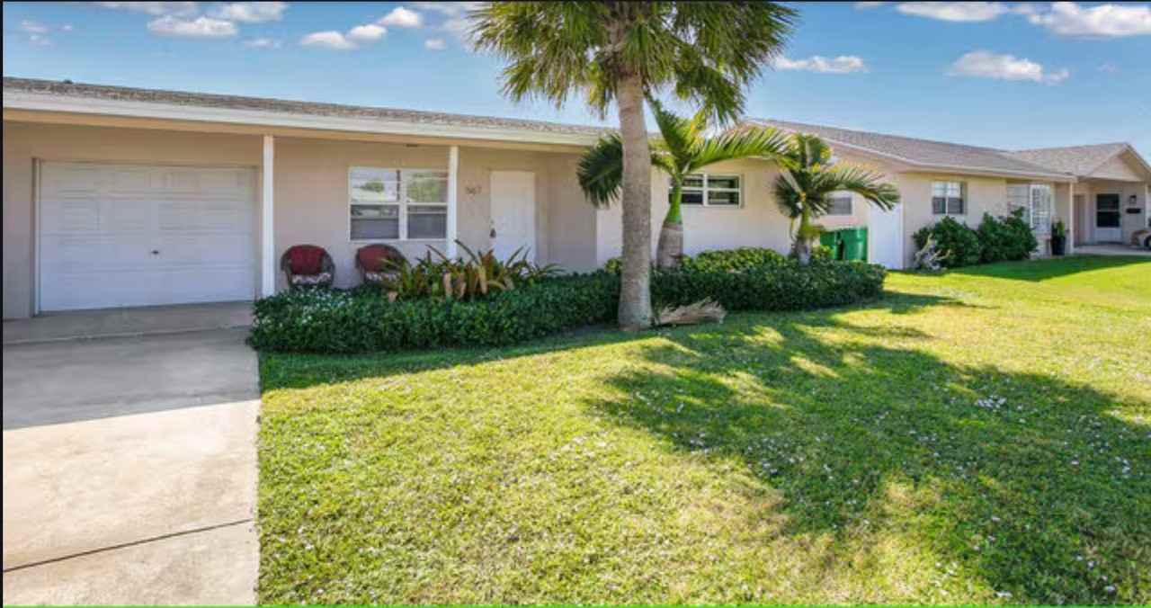 567 Grant Ave #WEST - Photo 3 of 6