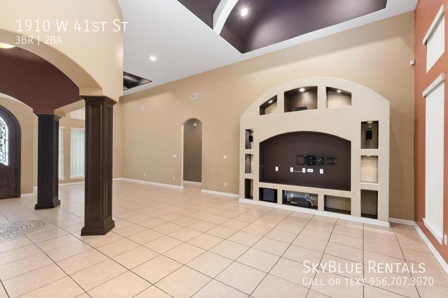 1910 West 41st Street - Photo 4 of 17