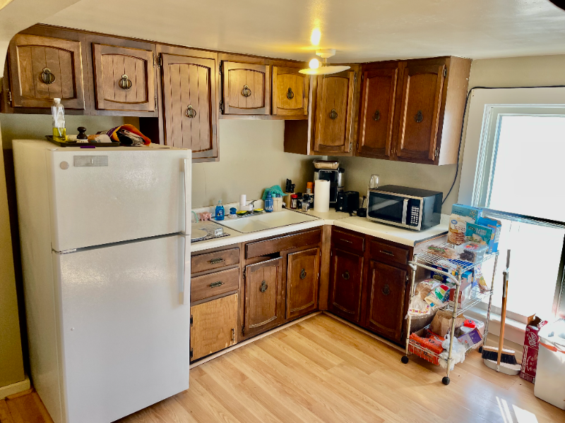 323 Center St - Photo 3 of 10