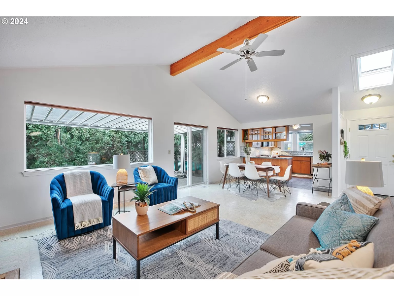 17990 Sw 106th Ave - Photo 2 of 23