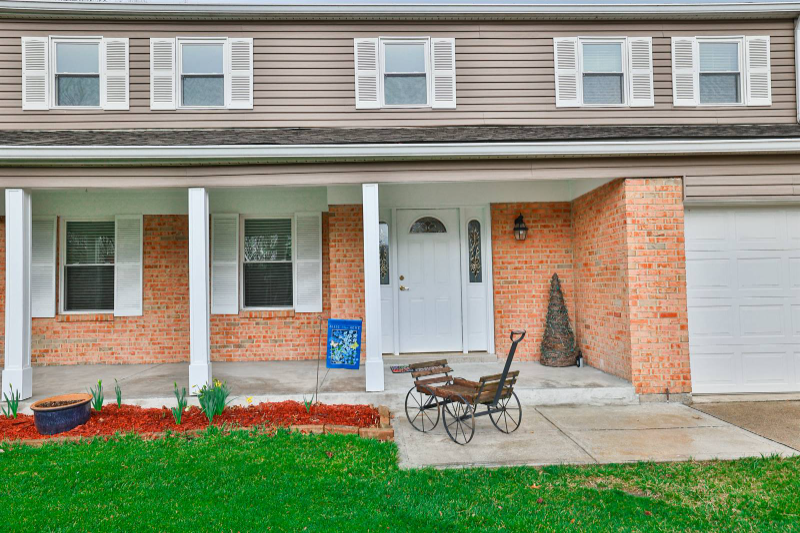 4141 Forsythia Dr - Photo 3 of 40