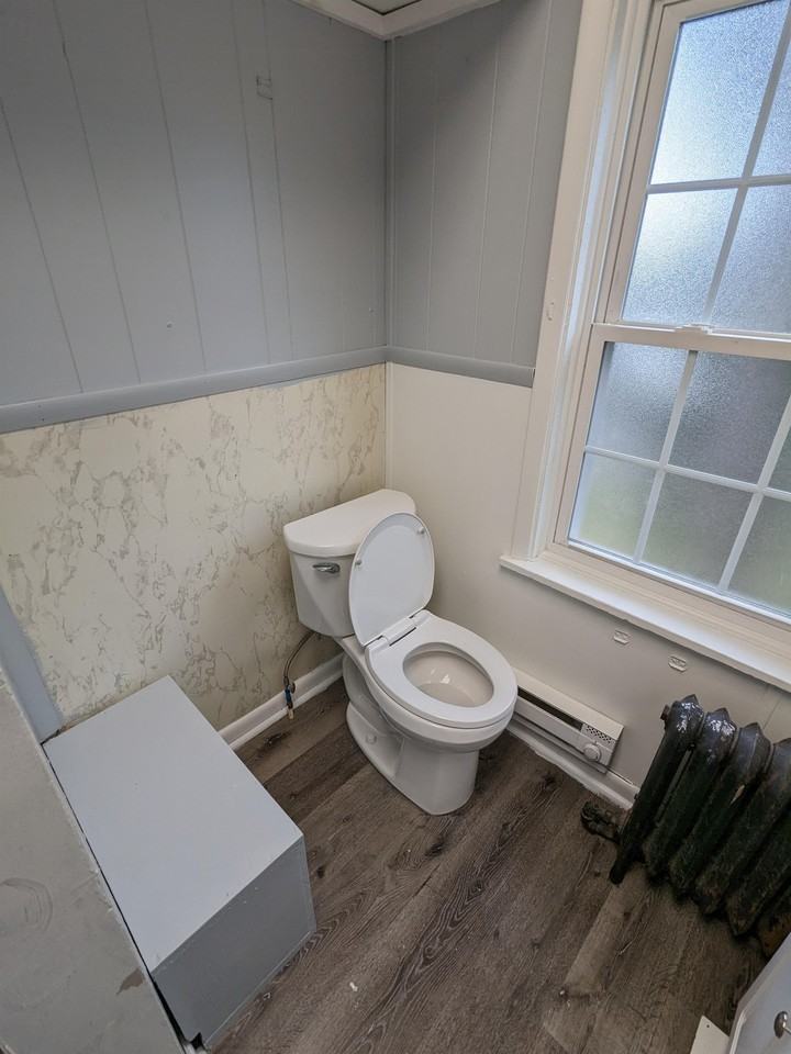 203 Walnut St - Photo 3 of 8
