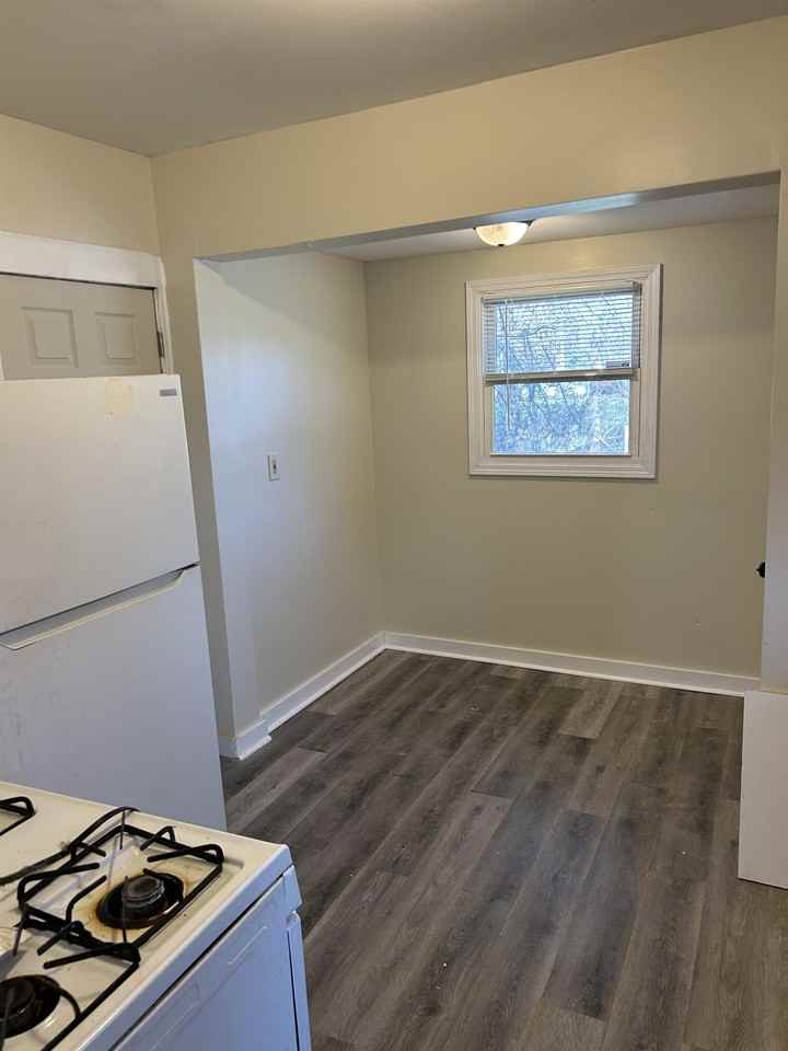 329 S Hayford Ave #1 - Photo 3 of 19