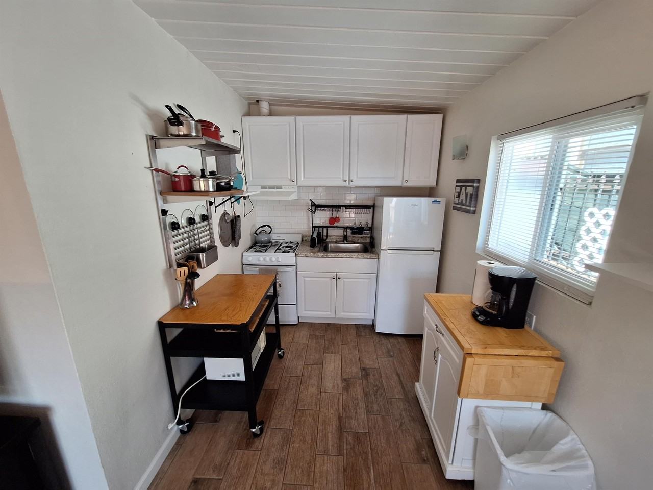2770 Island Ave - Photo 4 of 21