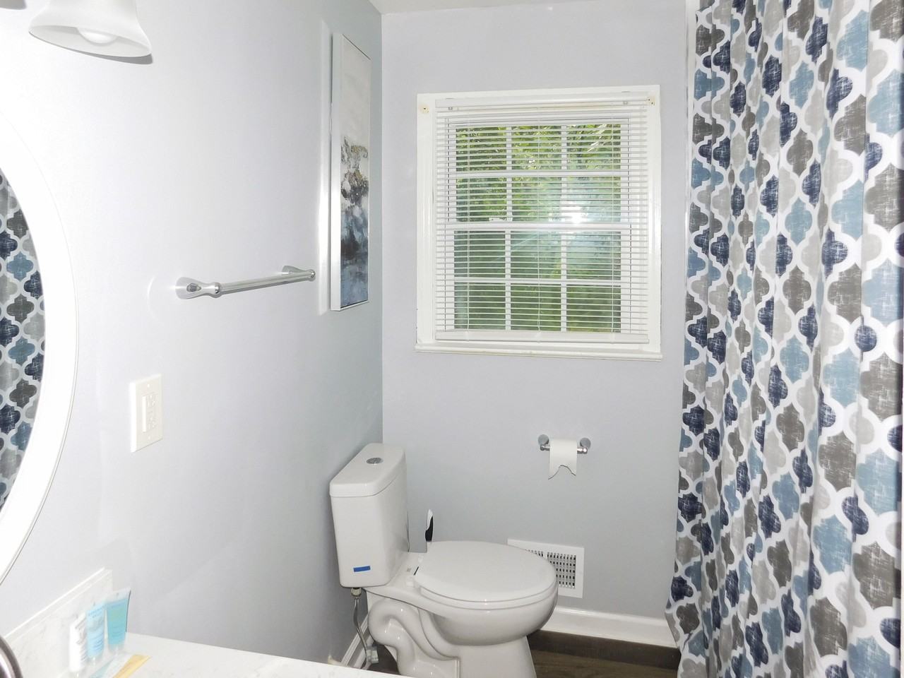 Pineridge Dr - Photo 2 of 32