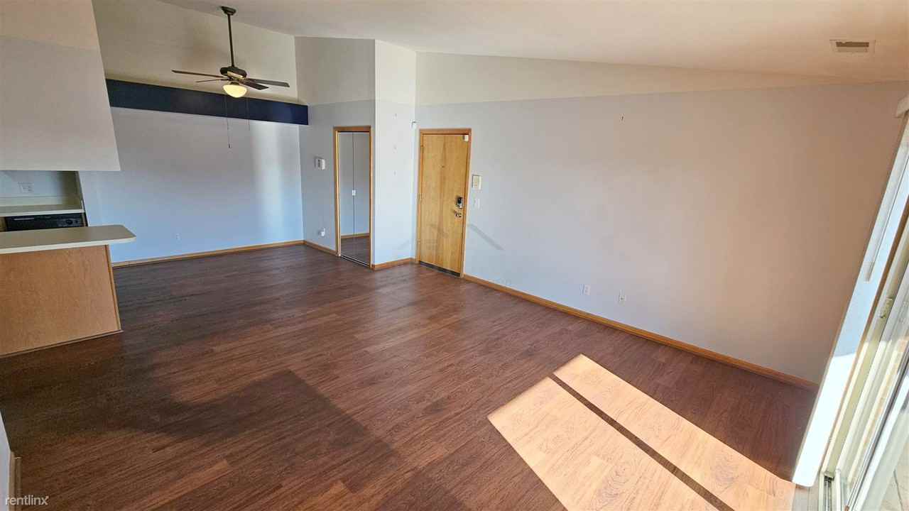 45848 Prairiegrass Ct - Photo 2 of 13