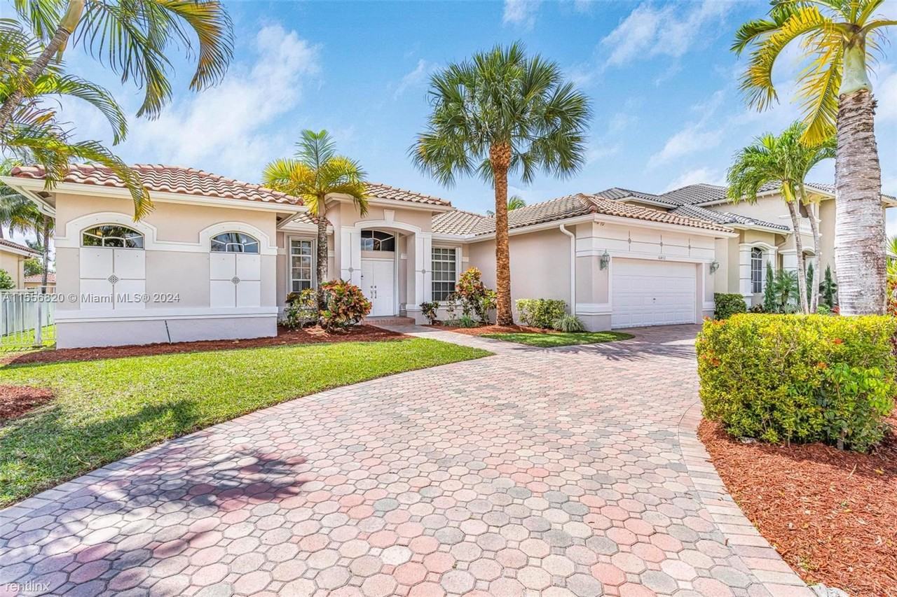 16412 Nw 15th St - Photo 2 of 10