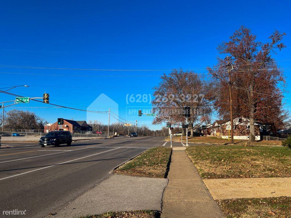 9264 Bellefontaine Rd - Photo 2 of 3