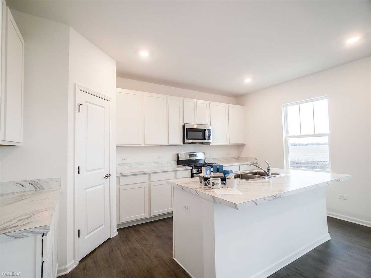 11490 Thomas St - Photo 3 of 21