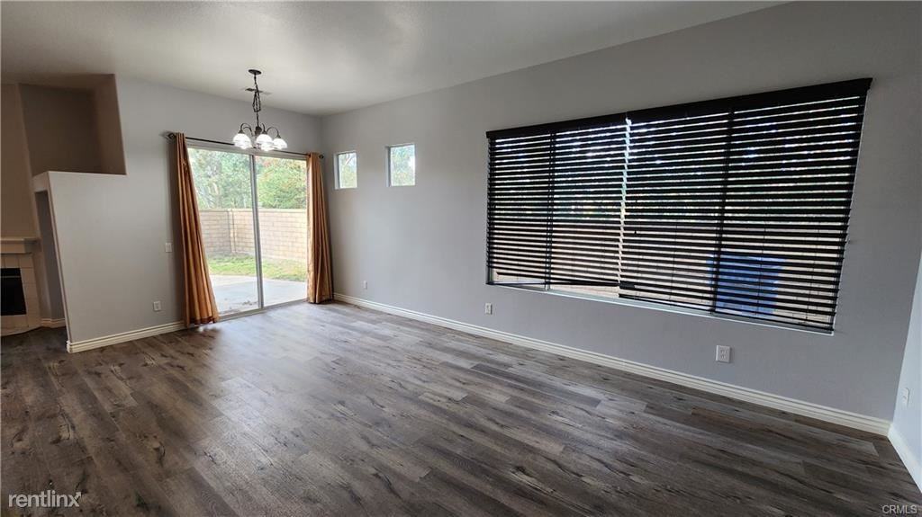 27763 Coldsprings Pl - Photo 2 of 11
