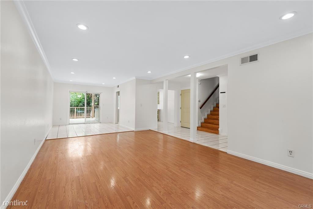 20228 Gifford St - Photo 3 of 20