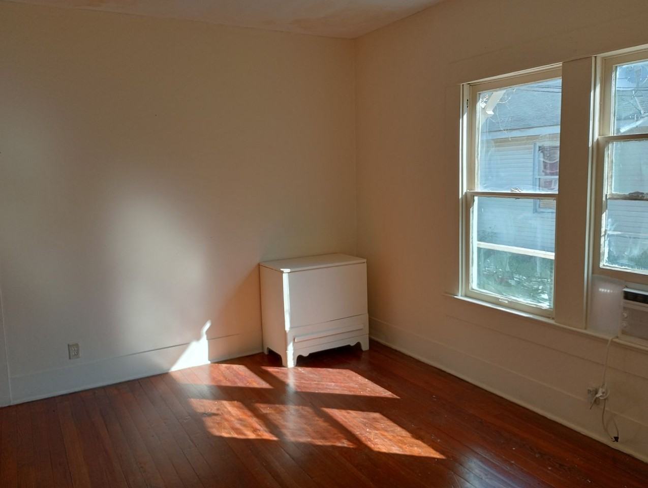 2222 Vance Ave - Photo 4 of 9