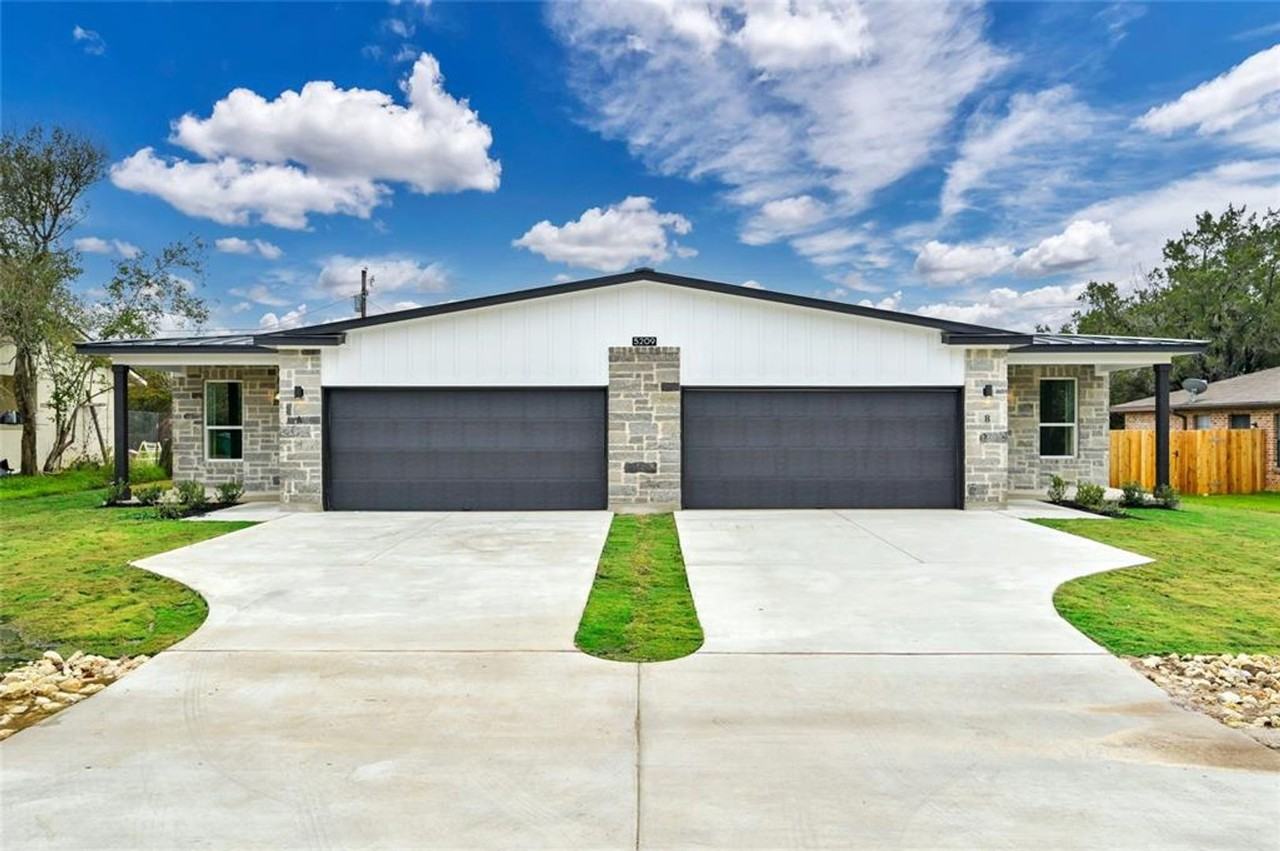 5209 Thunderbird #A - Photo 2 of 14