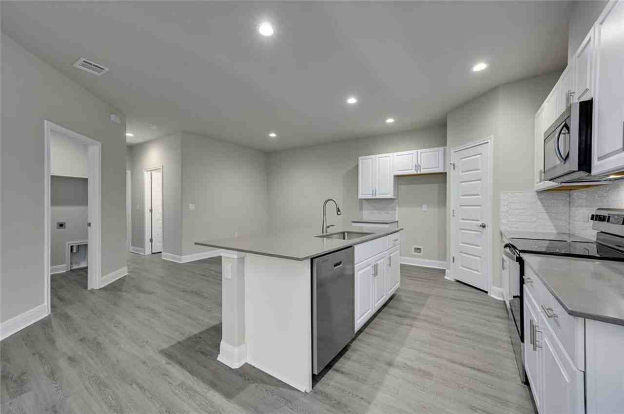 5209 Thunderbird #A - Photo 3 of 14