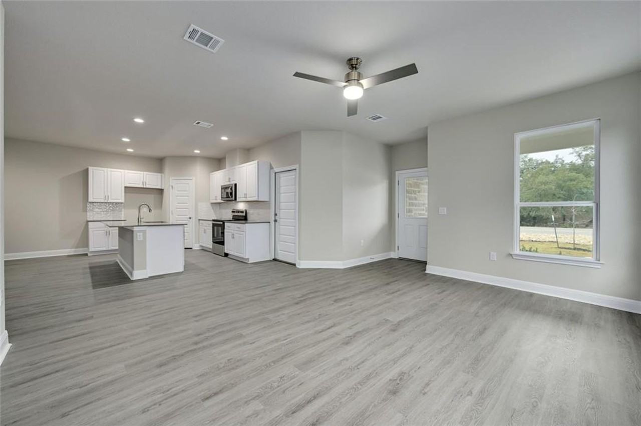 5209 Thunderbird #A - Photo 4 of 14