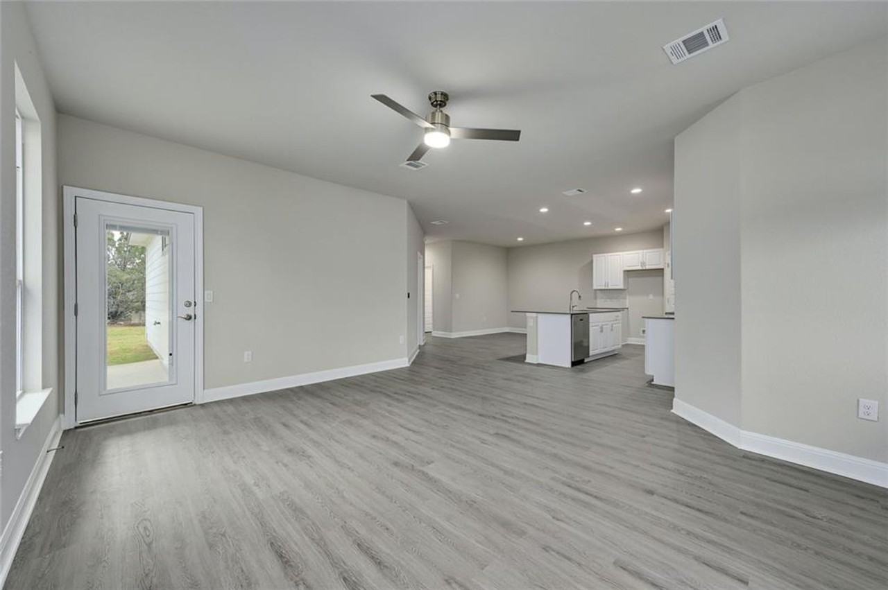 5209 Thunderbird #A - Photo 6 of 14