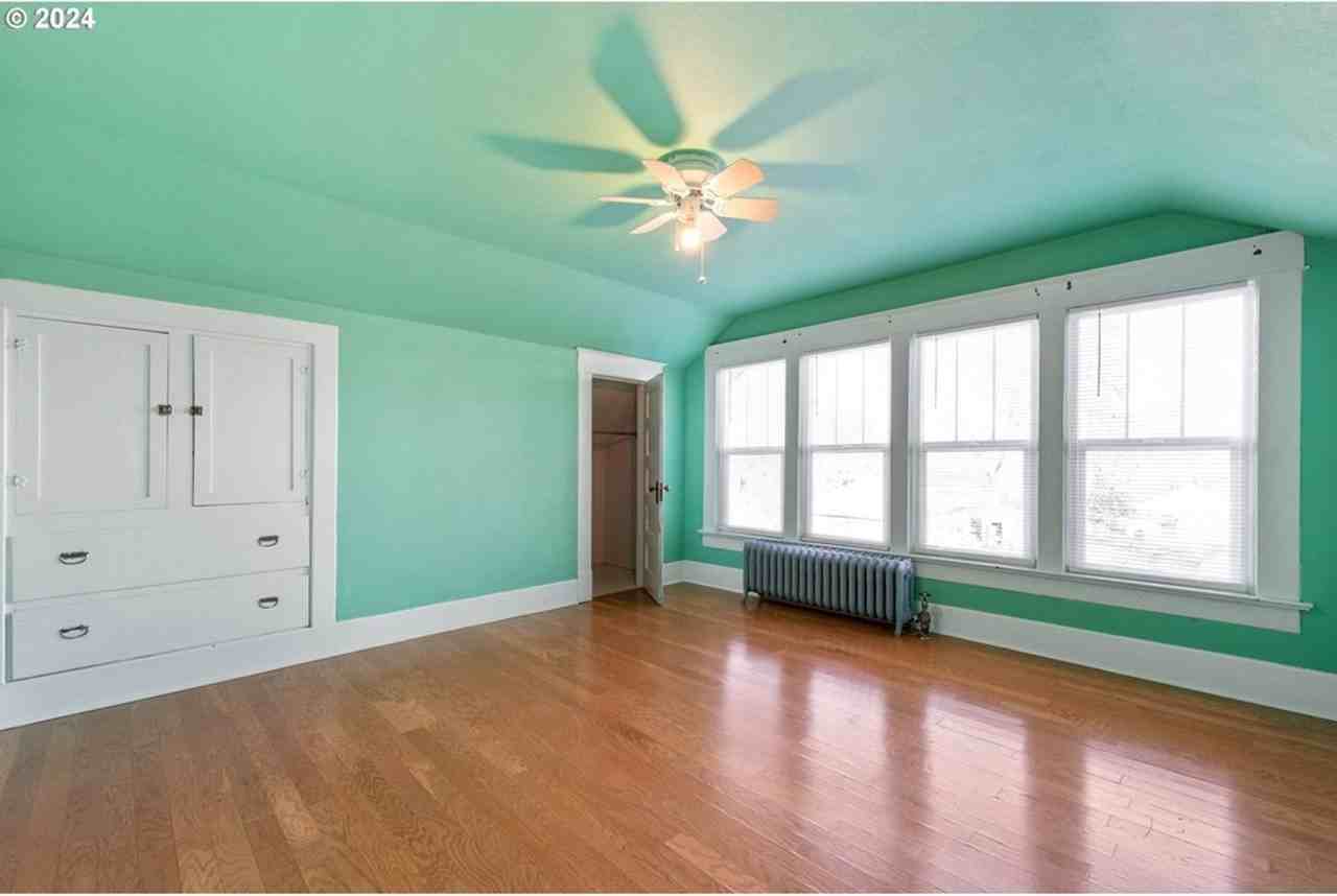 1706 Oak St - Photo 6 of 20