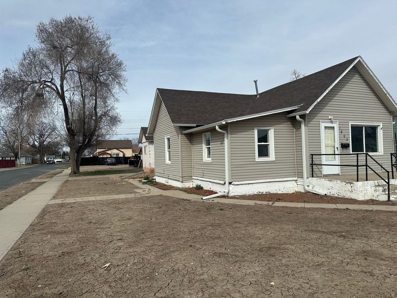 1802 Avenue F - Photo 2 of 13