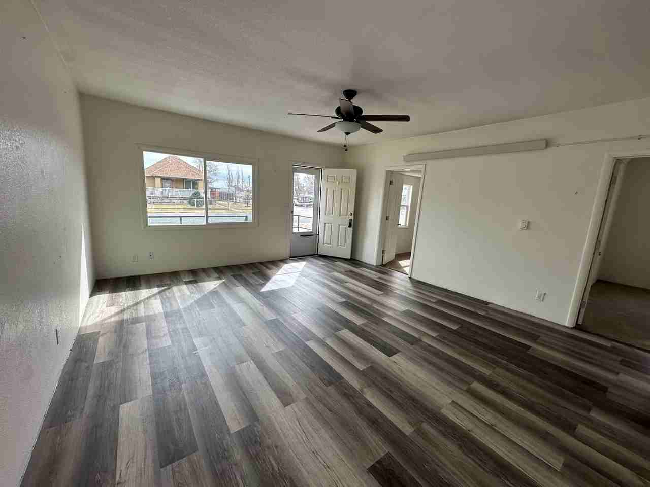 1802 Avenue F - Photo 3 of 13