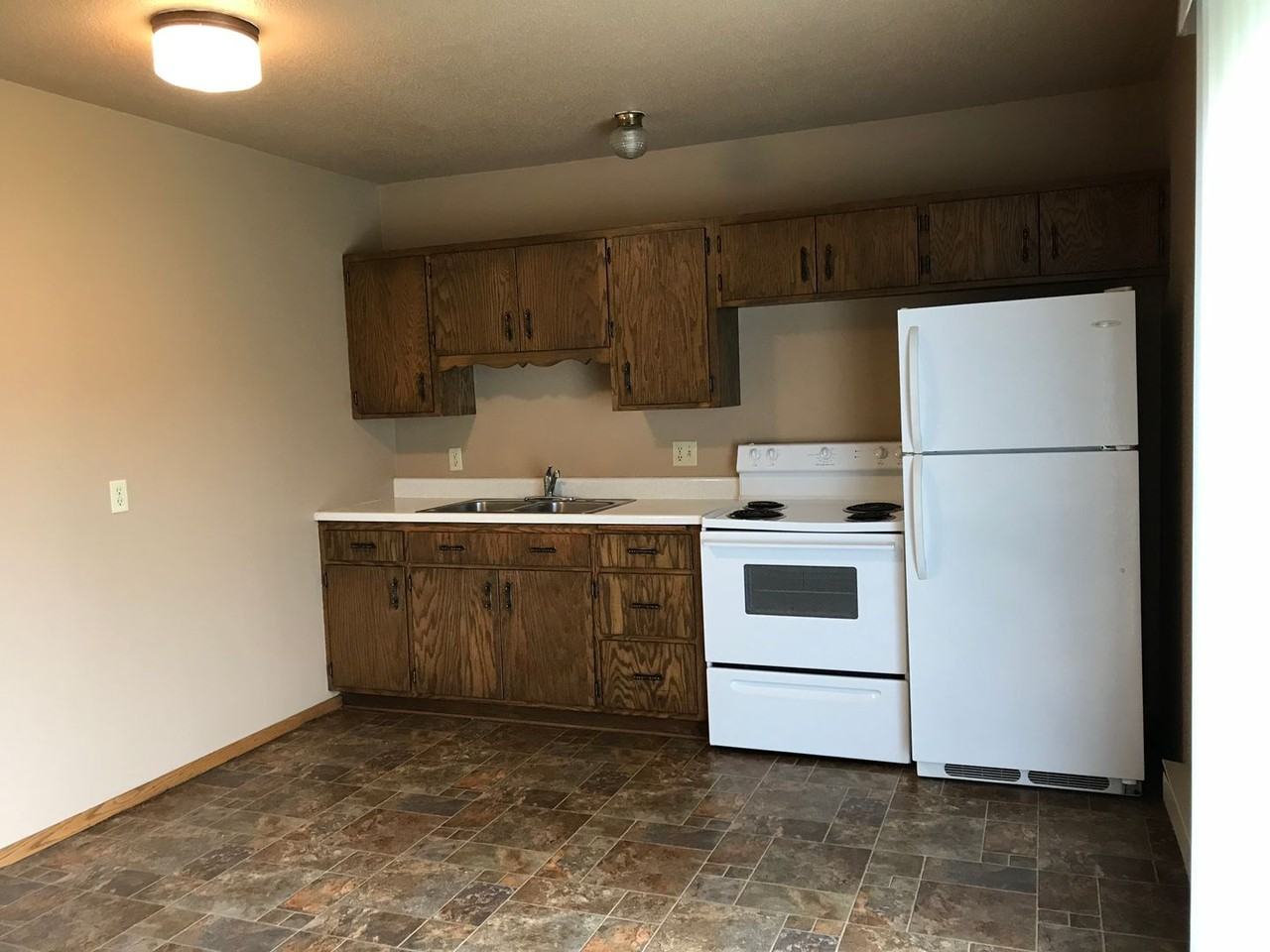 718/720 6th St NE - Photo 2 of 10