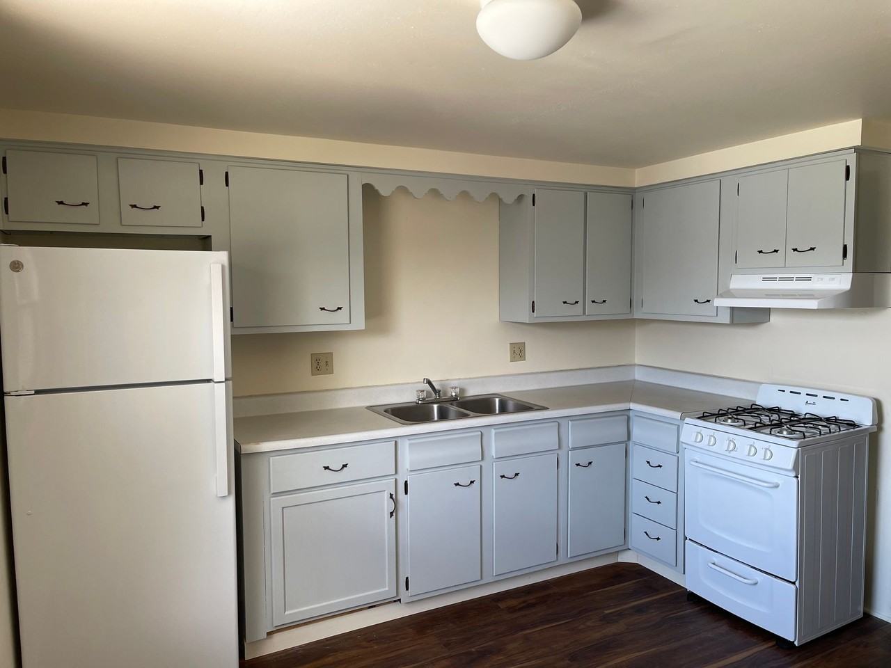 Coachlight Village - Photo 3 of 26