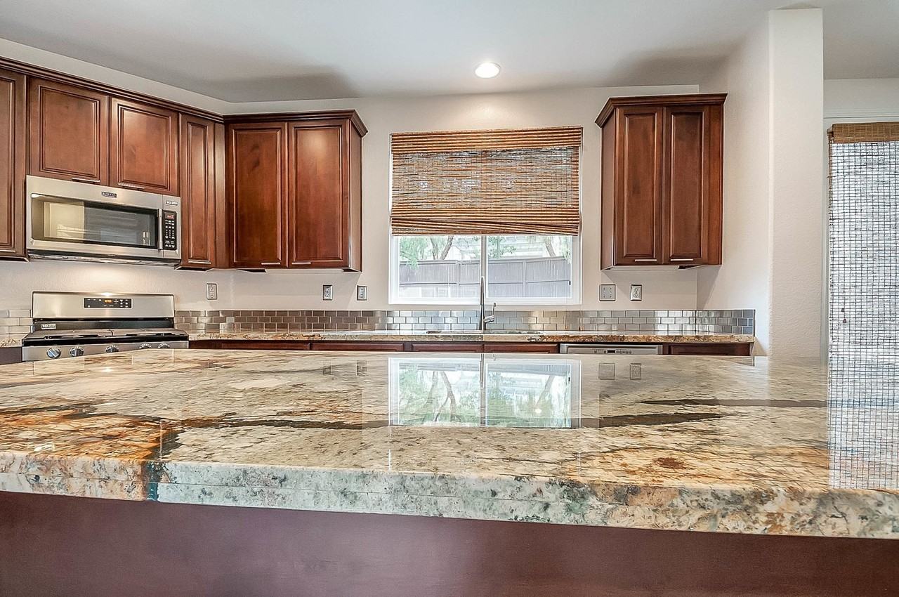 32440 Angelo Dr - Photo 4 of 28