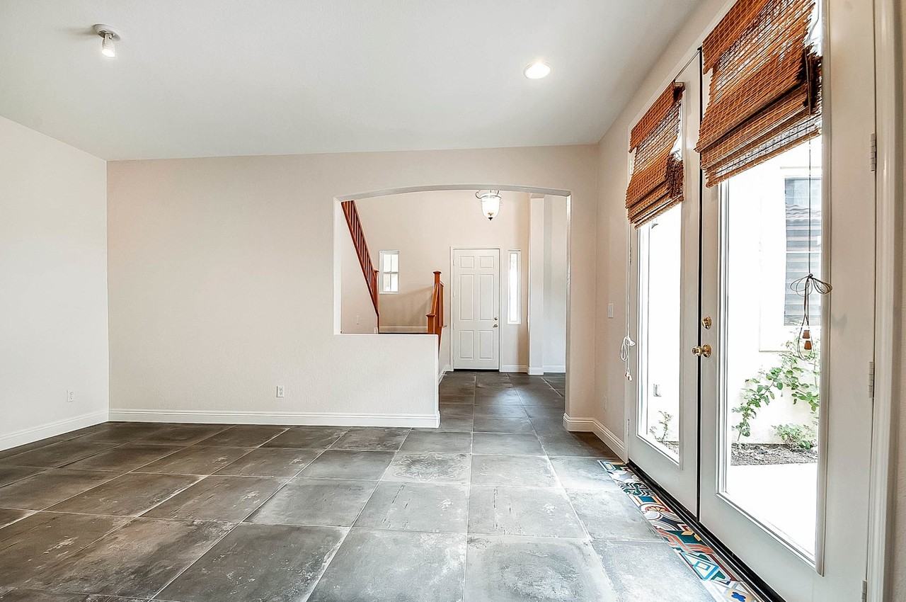 32440 Angelo Dr - Photo 5 of 28