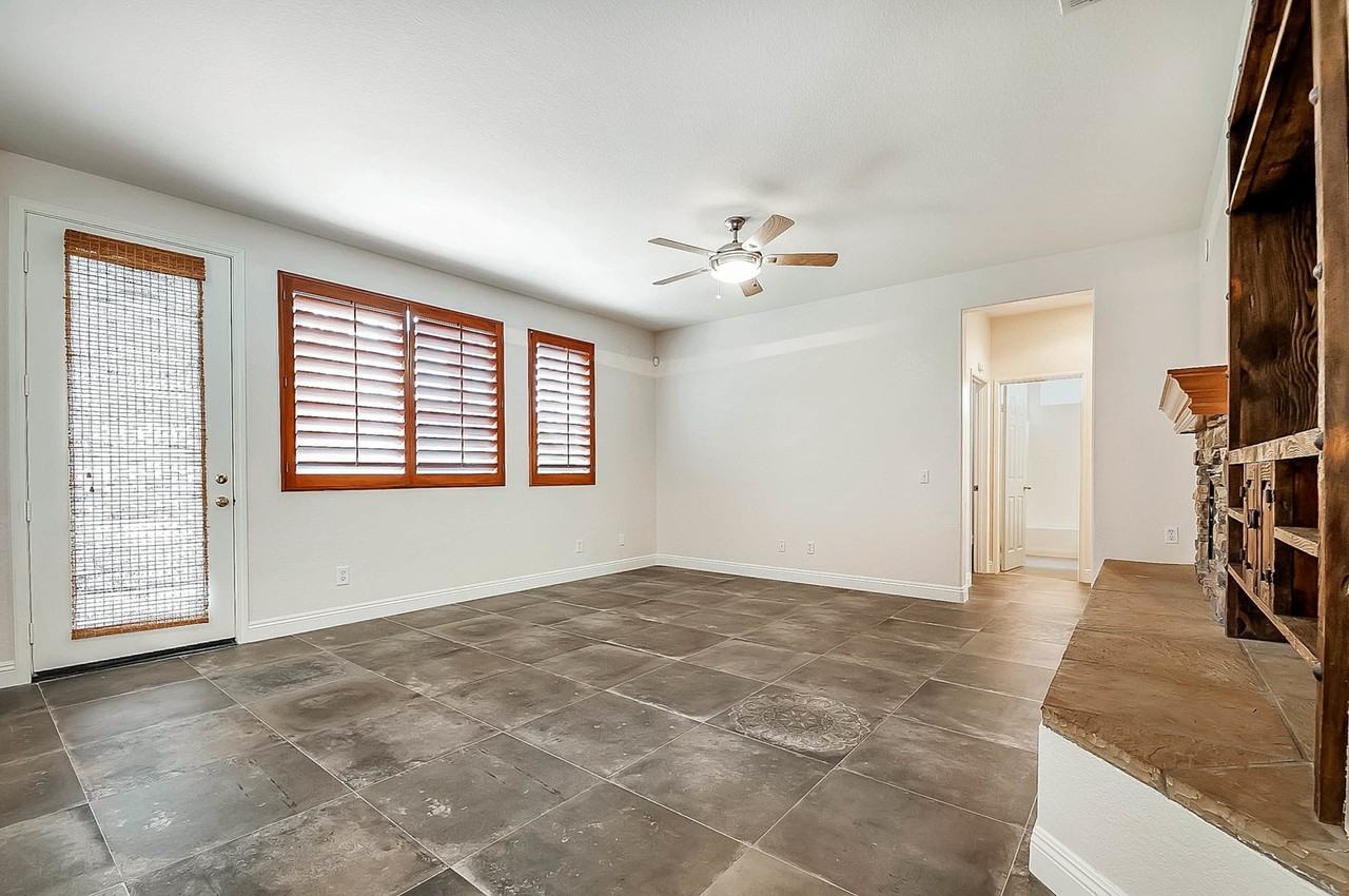 32440 Angelo Dr - Photo 6 of 28