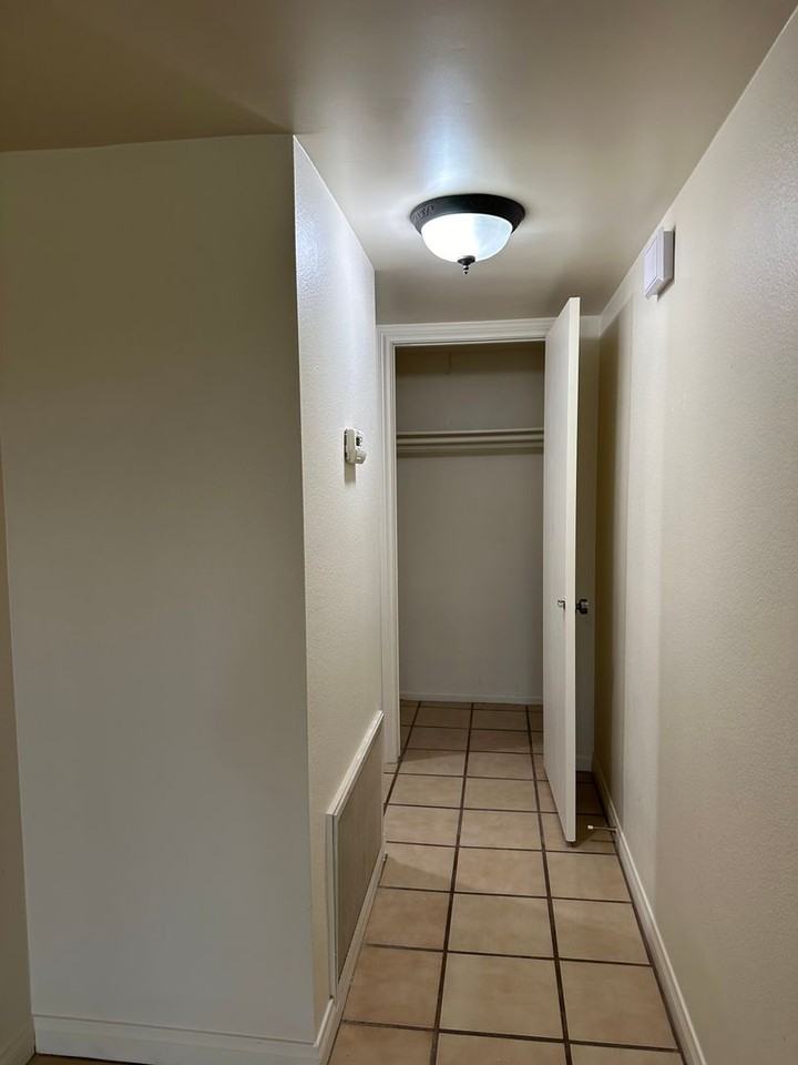 37 Glenflow Ct - Photo 2 of 23