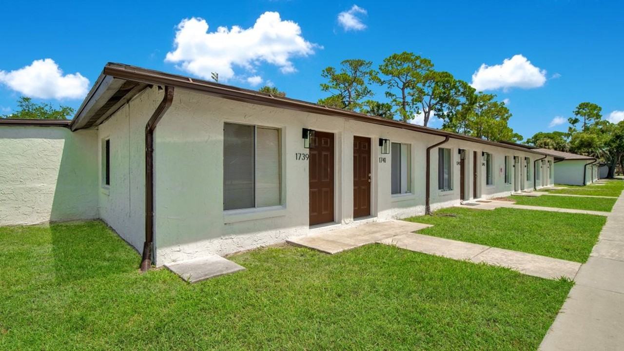 1777 Eastern Rd - Photo 6 of 9