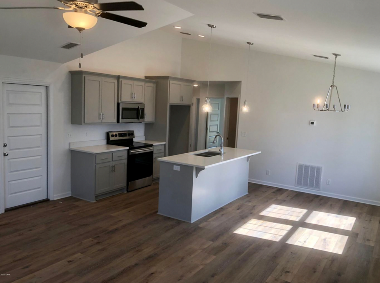 3733 Avon Rd - Photo 2 of 10