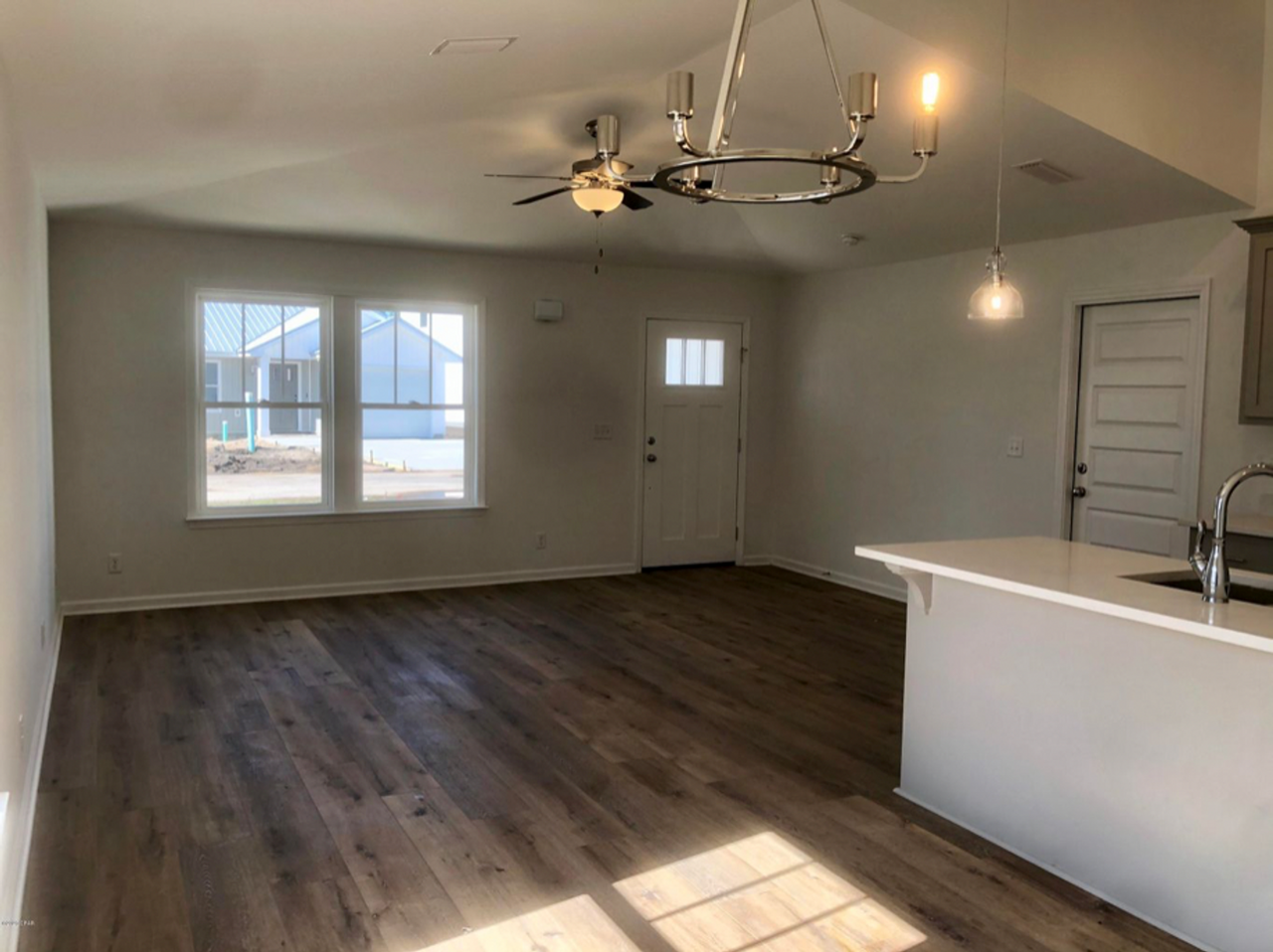 3733 Avon Rd - Photo 3 of 10