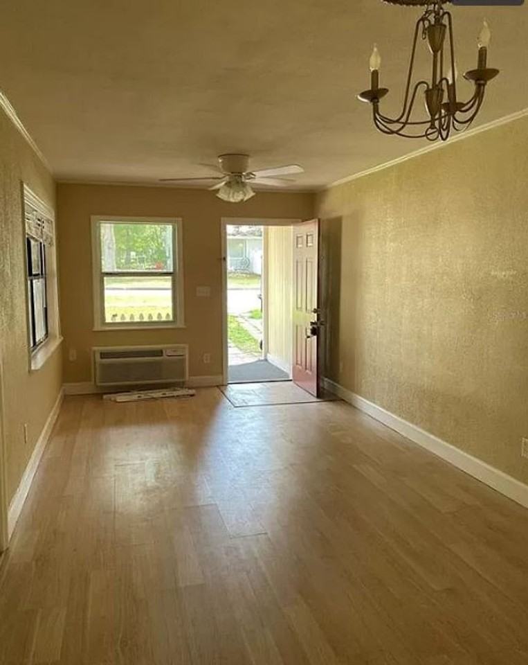 386 Chestnut St - Photo 3 of 5