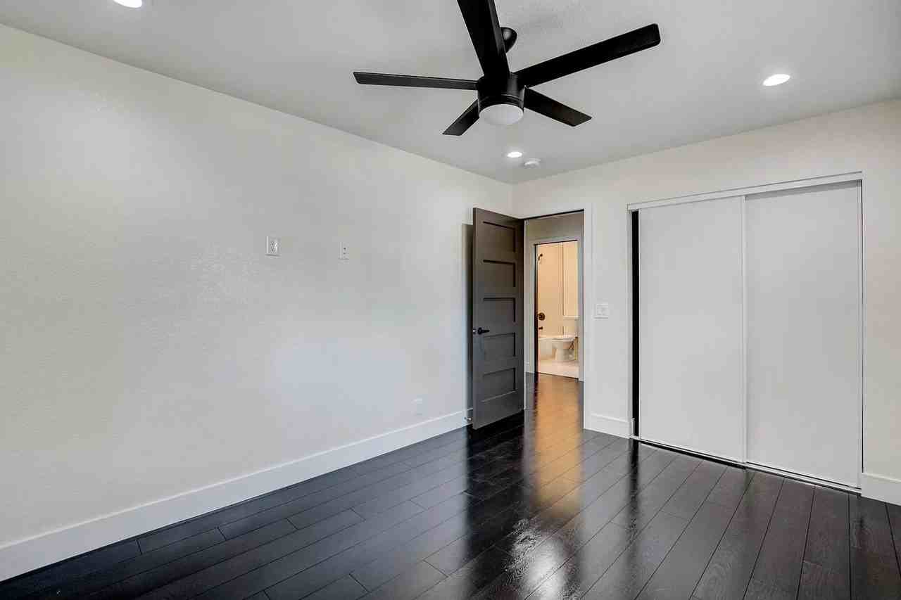 360 Vandalia Street - Photo 4 of 18