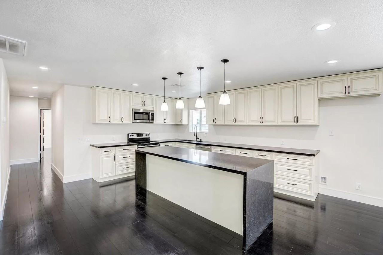 360 Vandalia Street - Photo 5 of 18