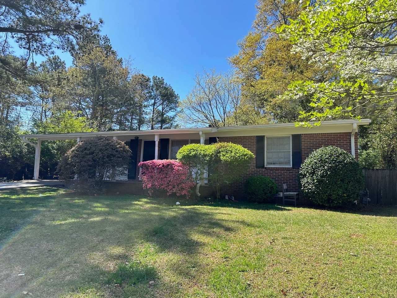 155 Pineview Dr - Photo 2 of 18