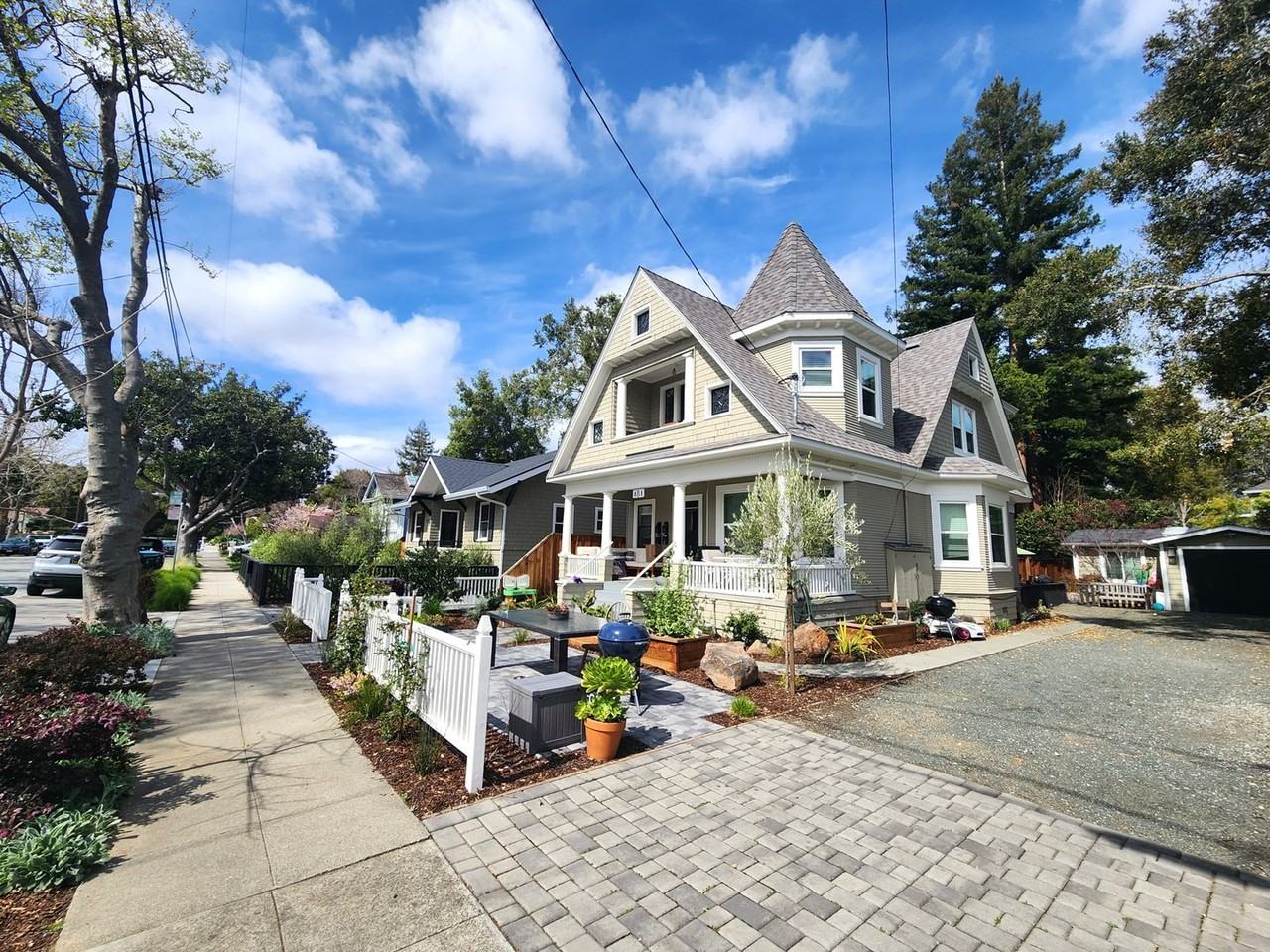 181 Tasso St - Photo 2 of 24