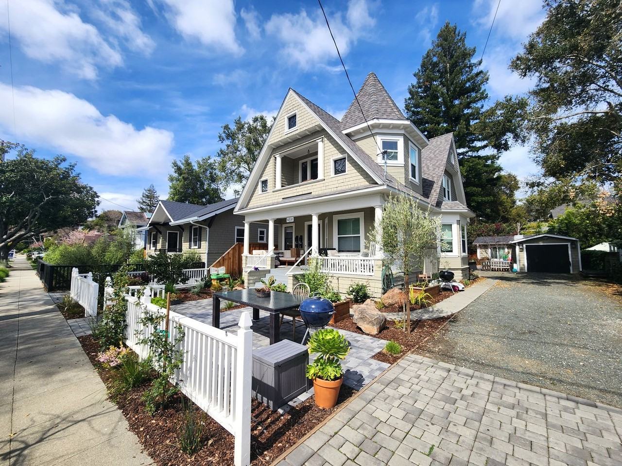 181 Tasso St - Photo 3 of 24