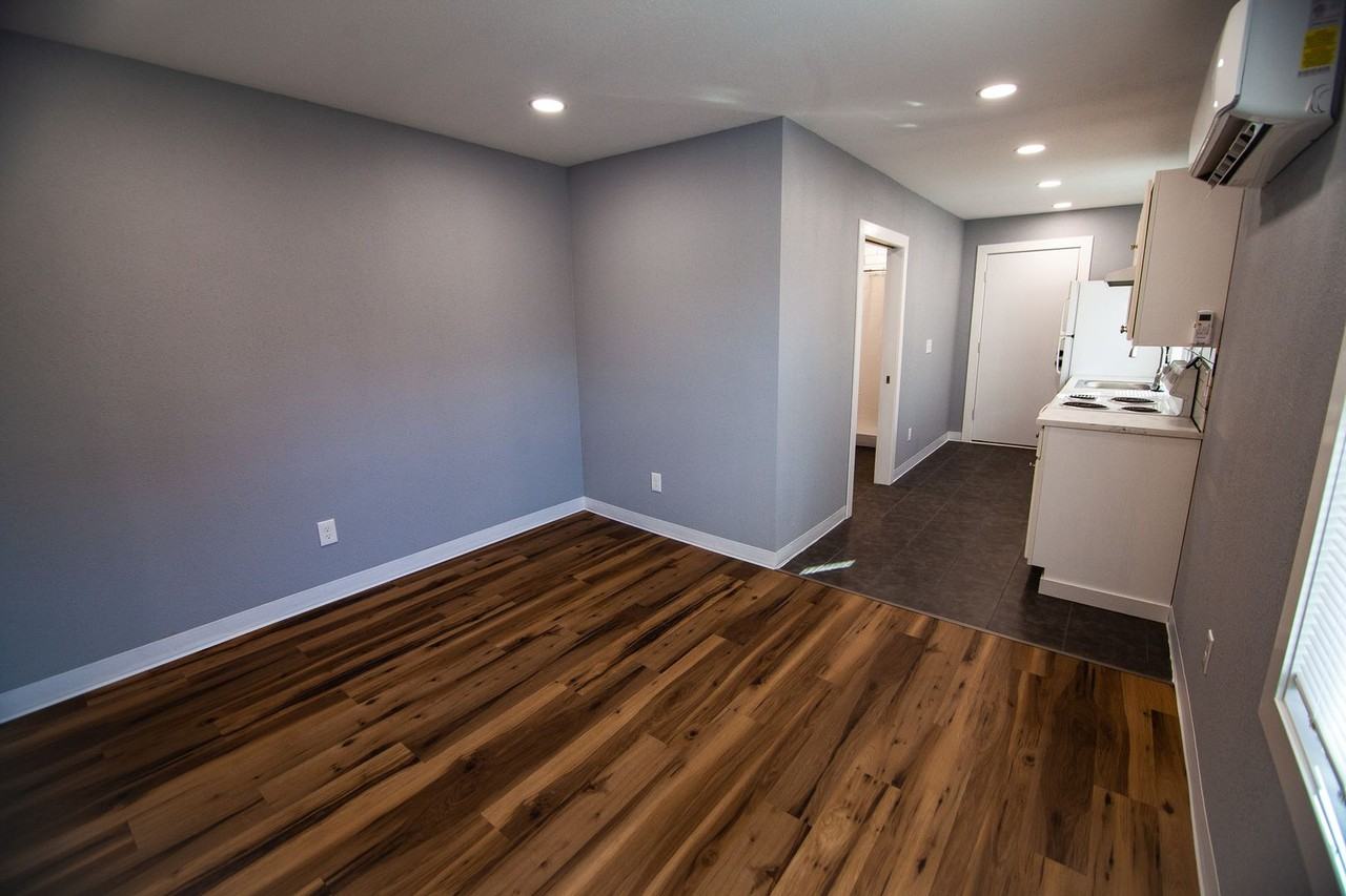 1114 N Ohio Ave - Photo 6 of 11
