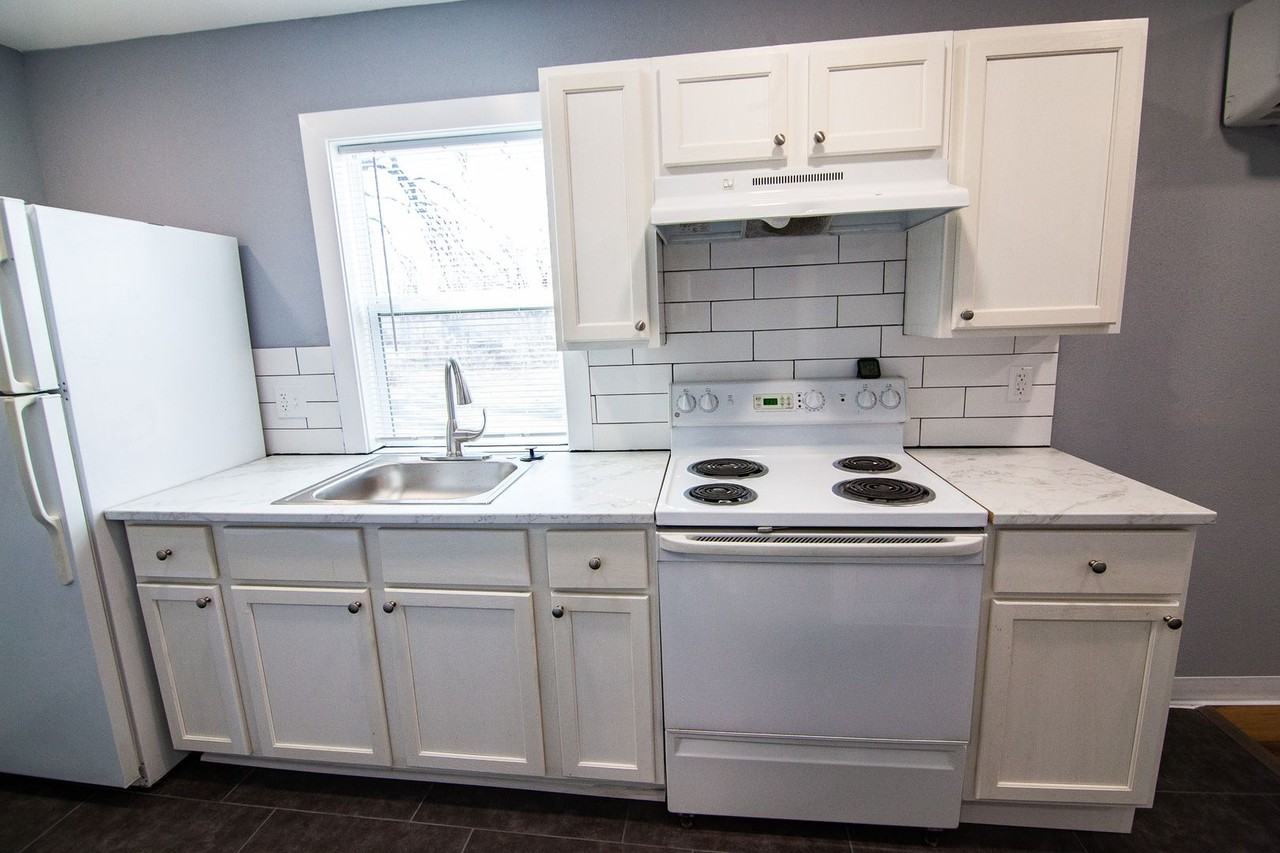 1114 N Ohio Ave - Photo 7 of 11
