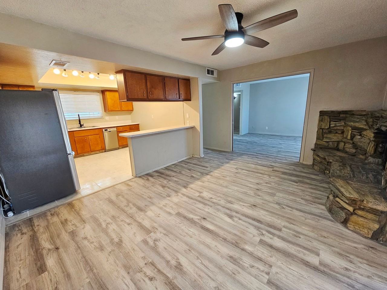 1209 Mckinley Ave - Photo 2 of 20