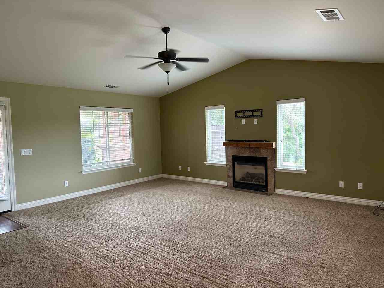 312 Dyana Ct - Photo 2 of 24