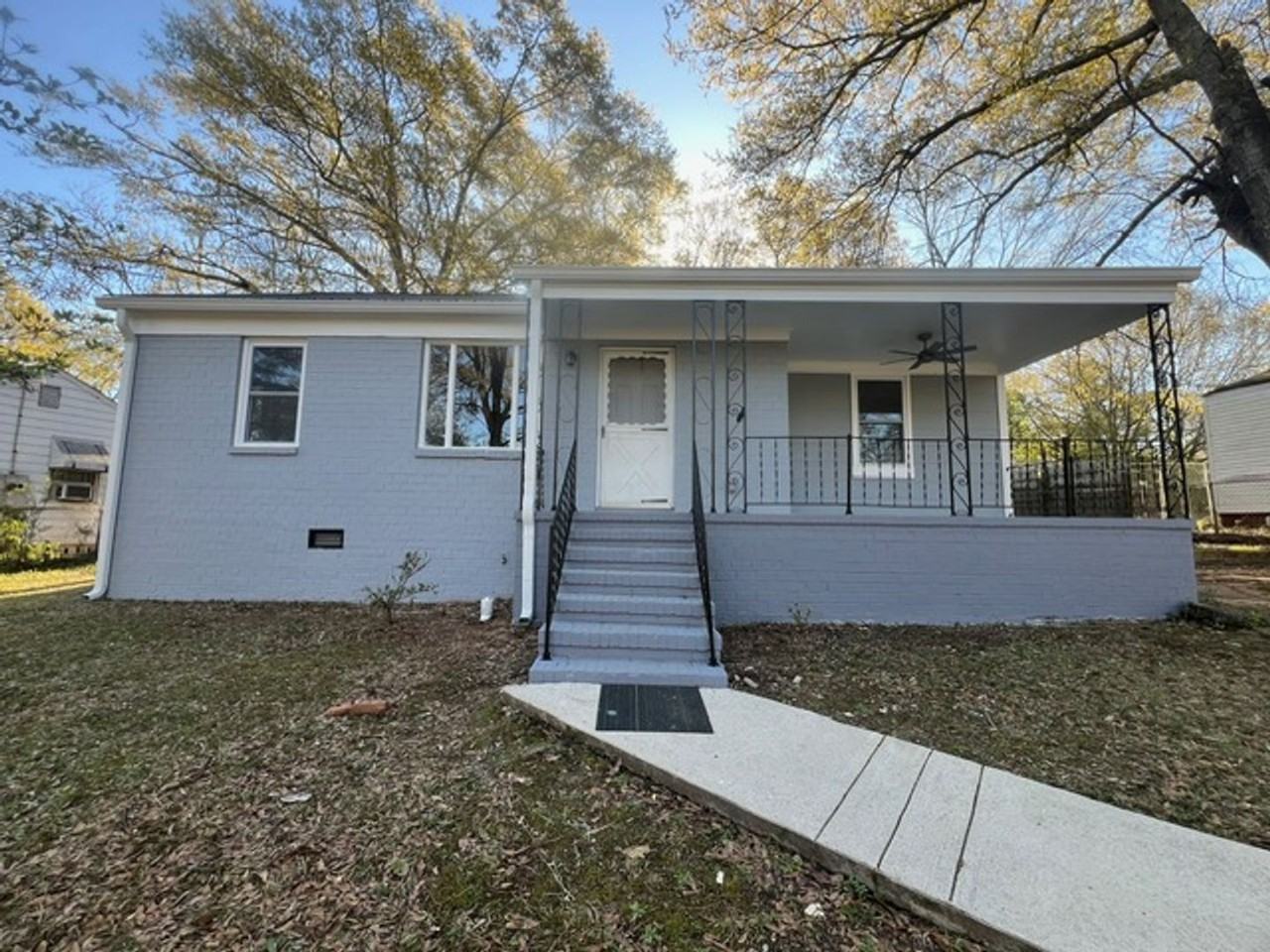 375 Price Ave - Photo 4 of 23